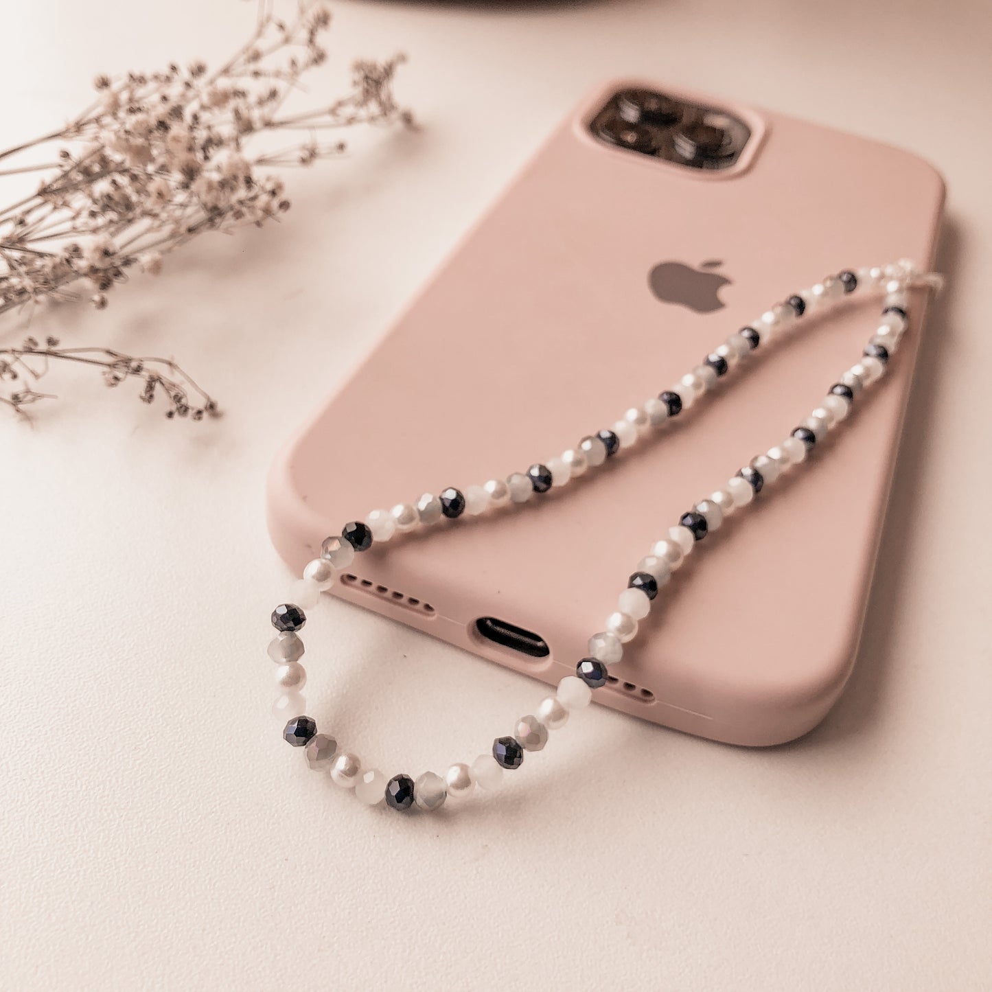 Strap Phone Minimal