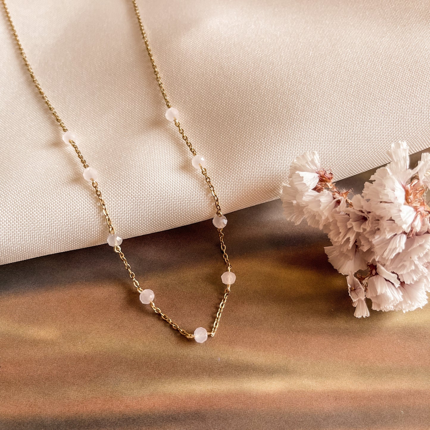 Collar básico con muranos rosa
