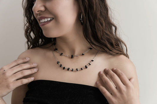 COLLAR DOBLE PIEDRAS NEGRAS