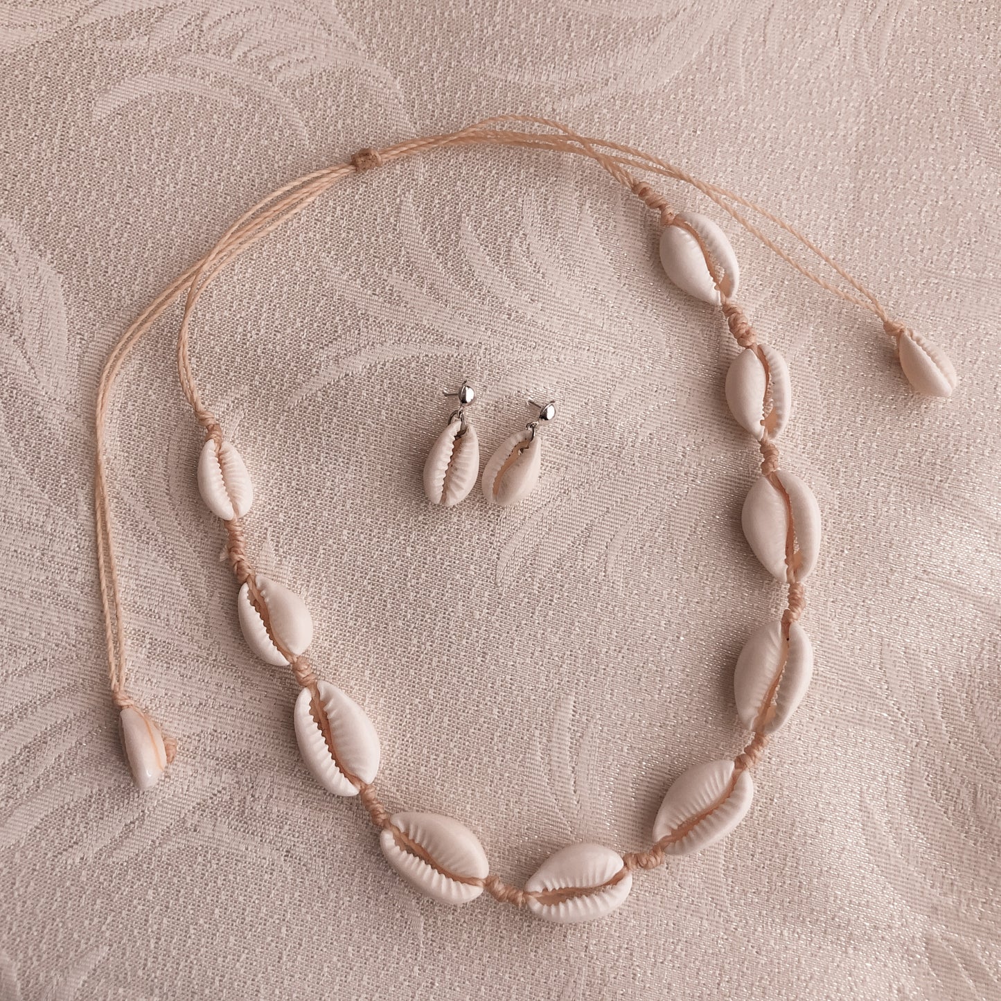 Collar Caracoles Almendra