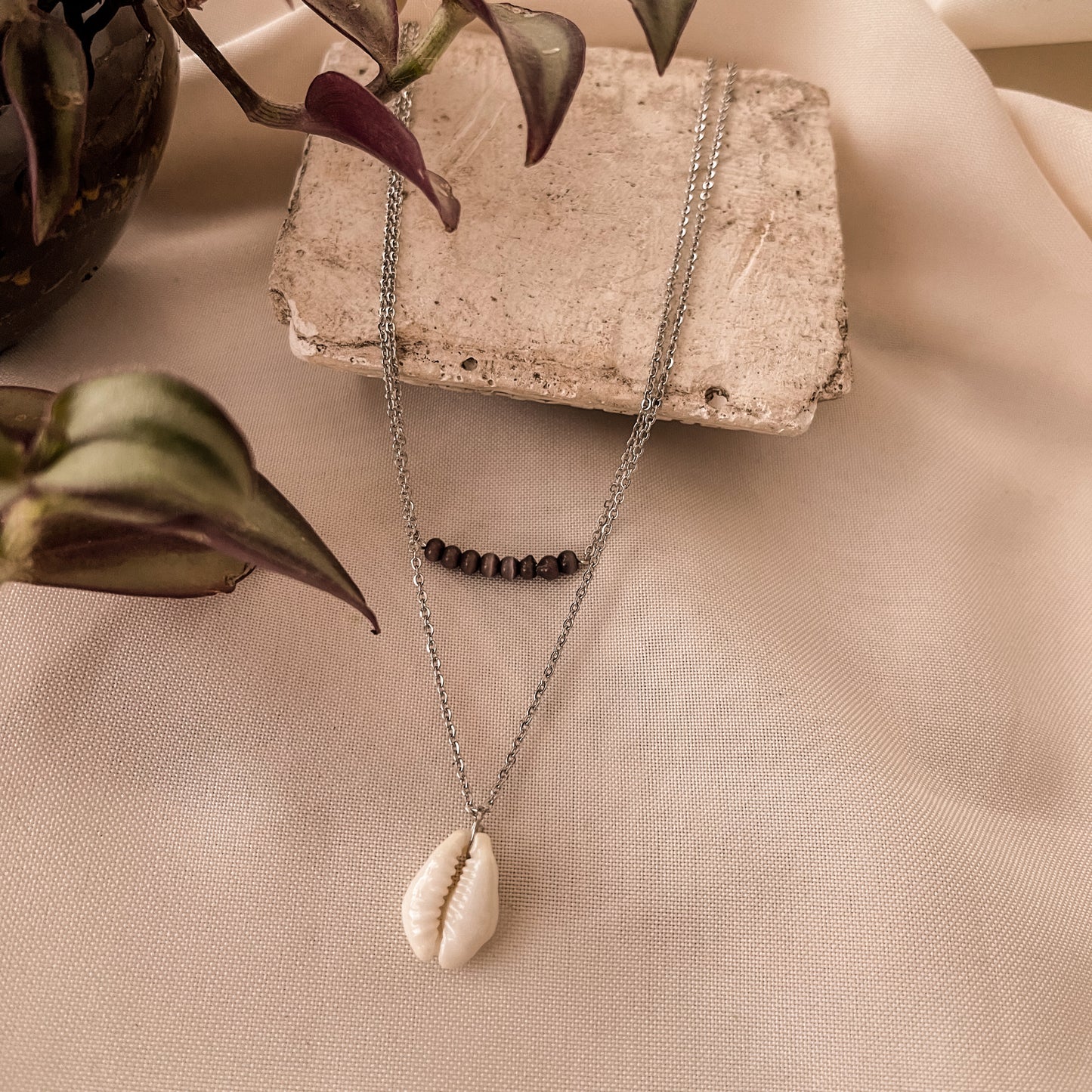 Collar doble conchita plateada