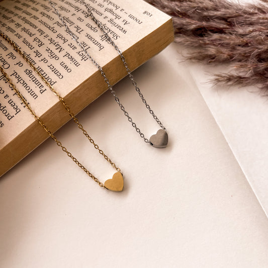 Collar basic corazón pasante